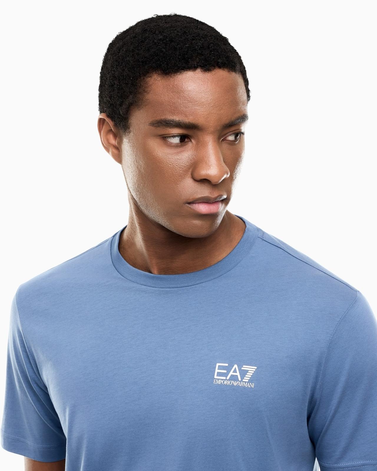 T-SHIRT EA7 BLU E HAPUR ME DETAJE MINIMALISTE - Image 4